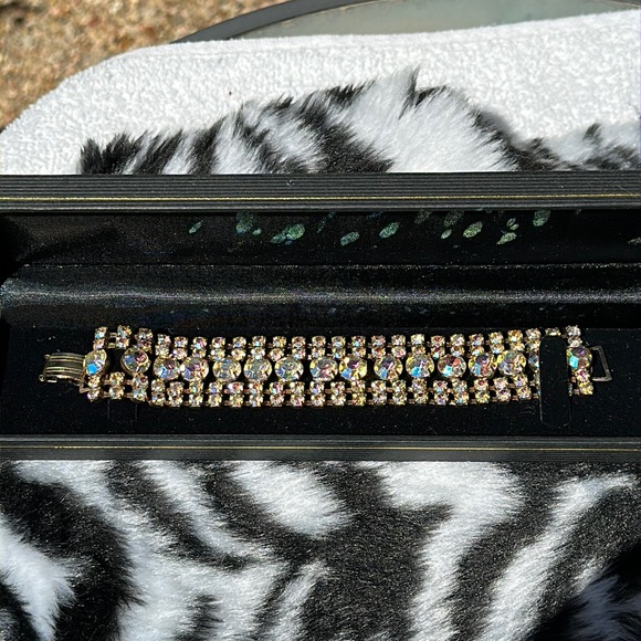 Never Worn Vintage Bracelet - Picture 1 of 4